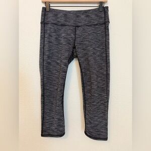 Athleta Women’s Energy Chaturanga Black Cropped Capri Leggings